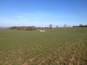 Graham Stanfords Pik 20B in a Shropshire field having landed out